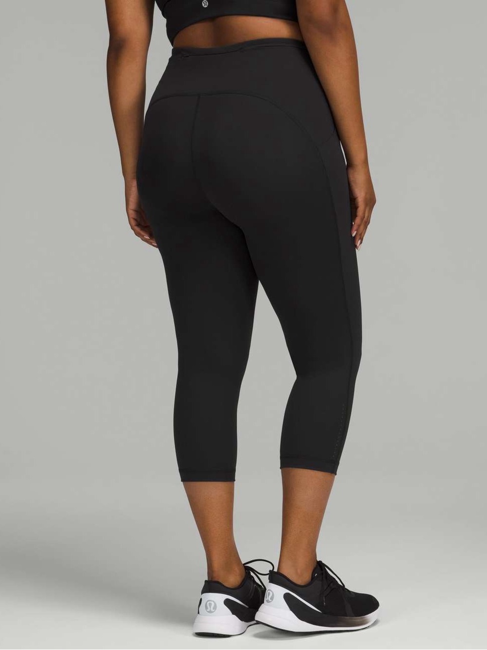 Lululemon /// Women’s Swift Speed High-Rise Crop 21" - Size 6